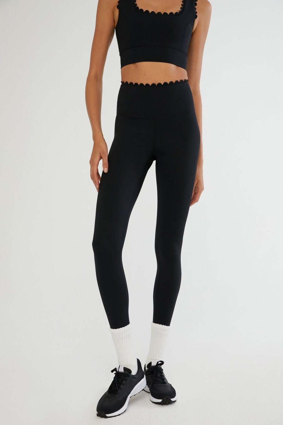 Bottoms IVL Collective | Scallop Legging Jet Black